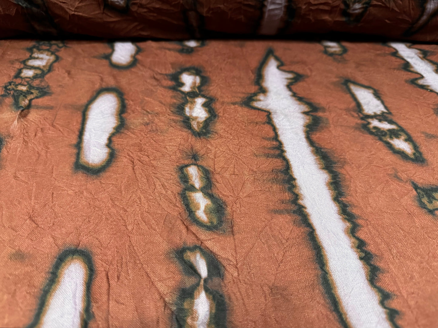 Crush power mesh net stretch spandex fabric, per metre - smudge print - rust & blush
