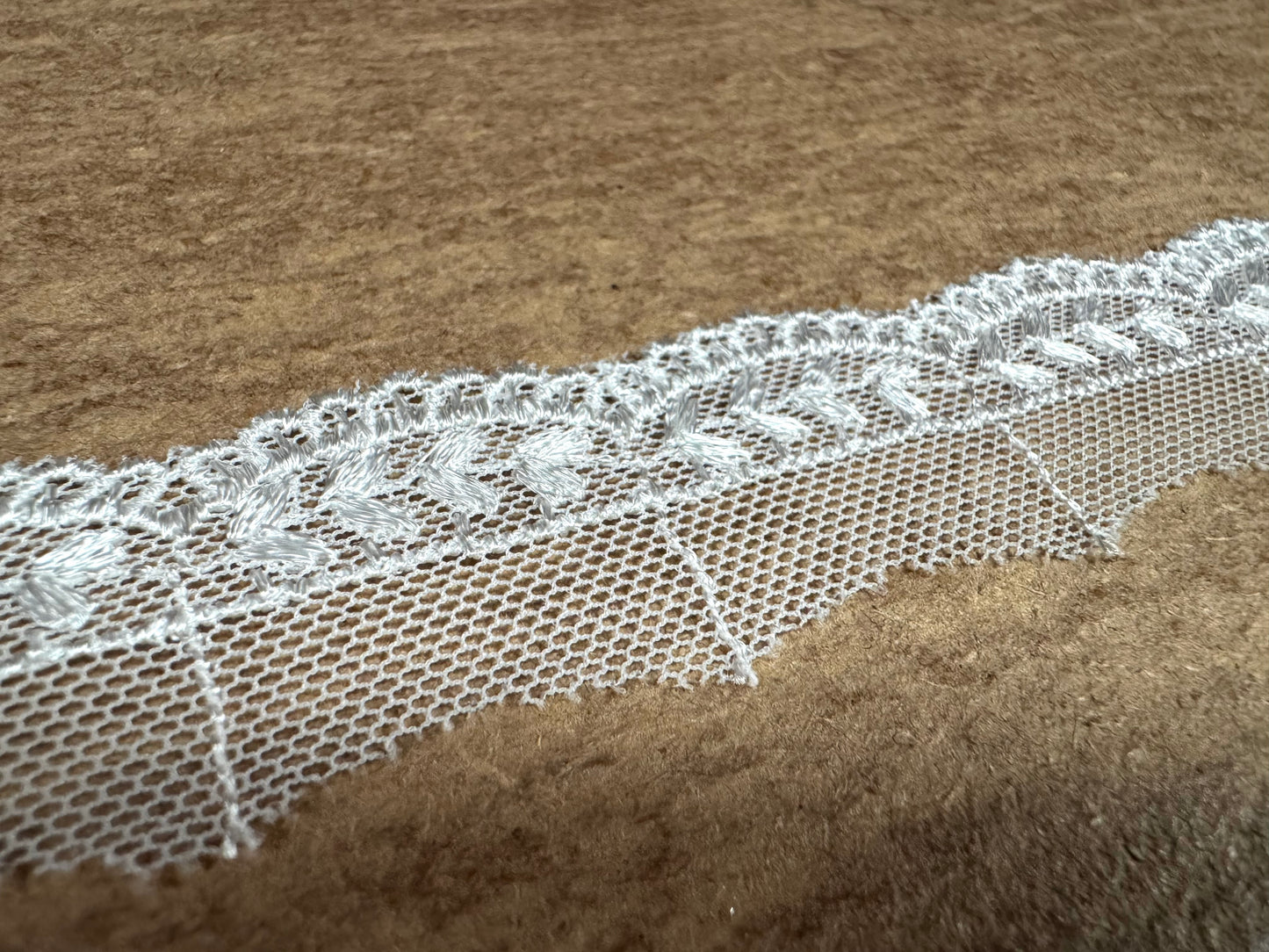 Scalloped lace edging trim fabric, per metre - ivory