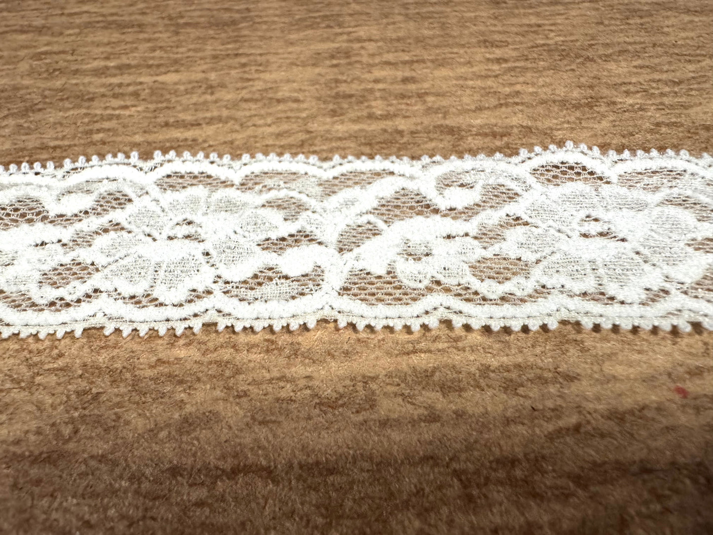 Stretch lace edging trim fabric with scalloped selvedges, per metre - floral - cream