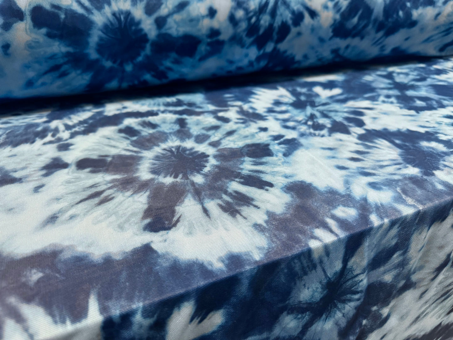 Power mesh net stretch spandex fabric, per metre - tie dye print - blue