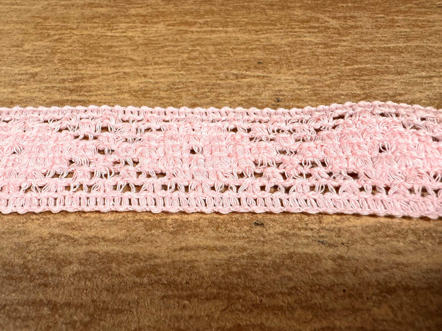 Crochet lace edging trim fabric, per metre - floral - pink