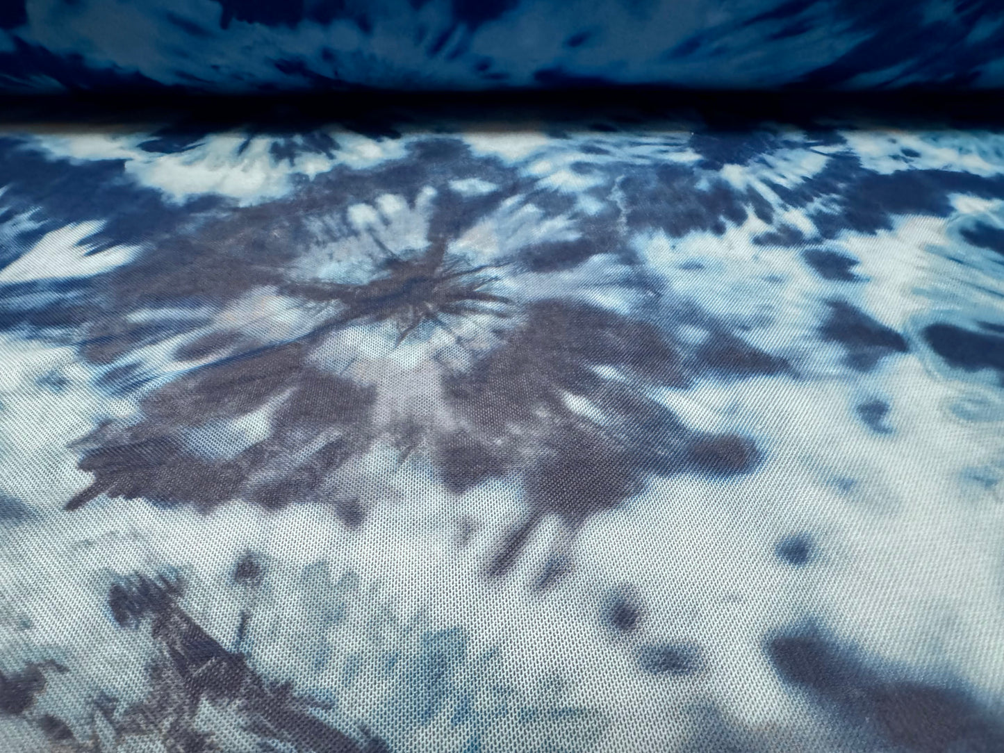Power mesh net stretch spandex fabric, per metre - tie dye print - blue