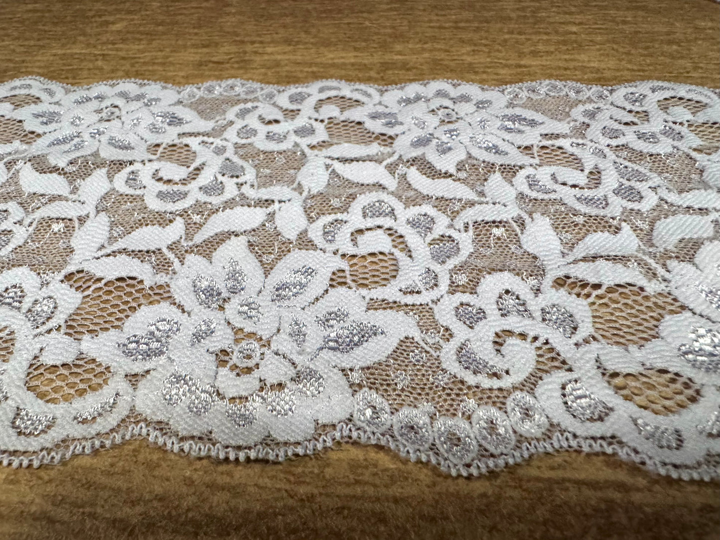 Stretch lace edging trim fabric with scalloped selvedges, per metre - floral - pale lilac