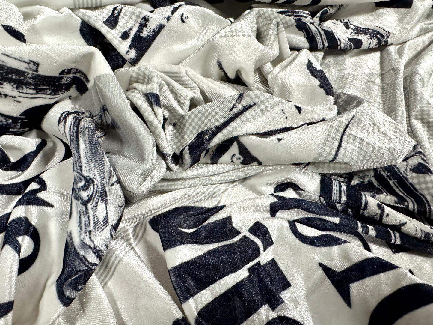 Spandex velvet stretch fabric, per metre - 60s retro Dolce Vita print - white grey & black