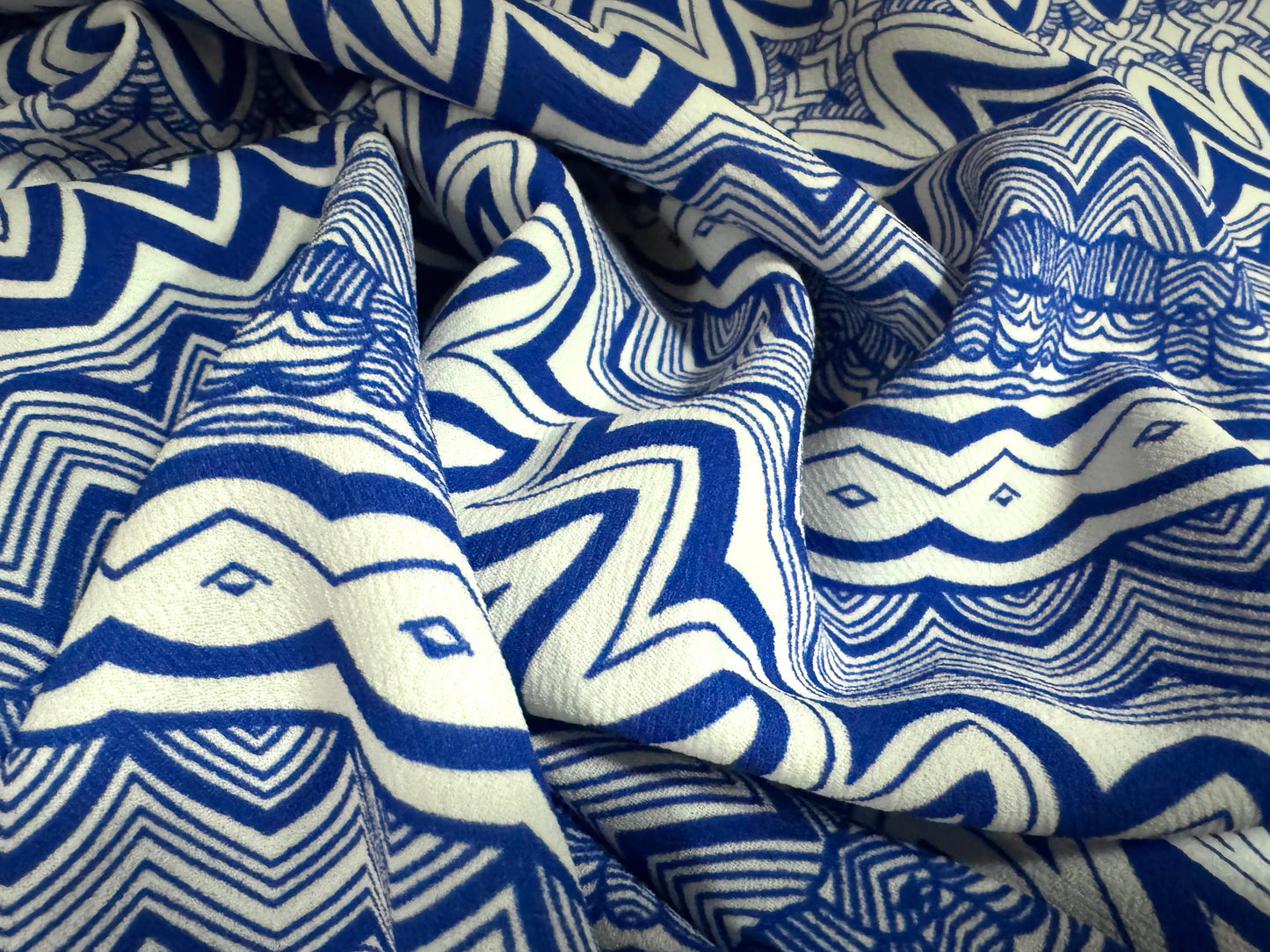 Heavyweight moss crepe woven dress fabric with comfort stretch - zig zag print - royal blue