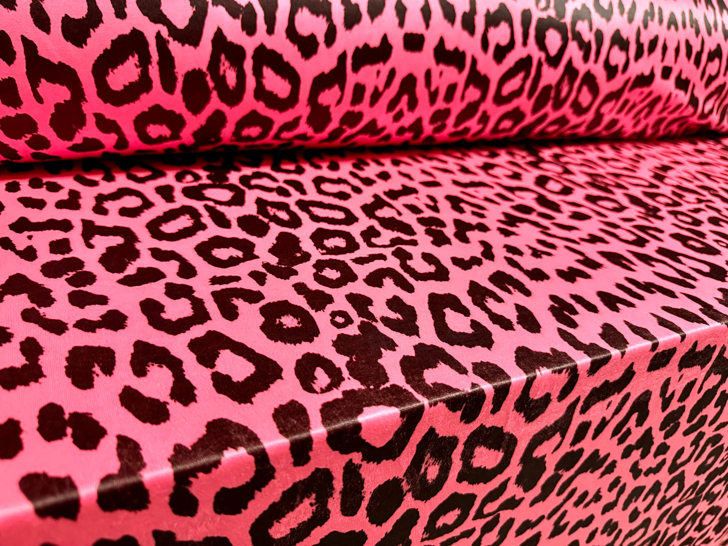 Ciré p.u. coated stretch single jersey fabric, per metre - cheetah animal print - hot pink