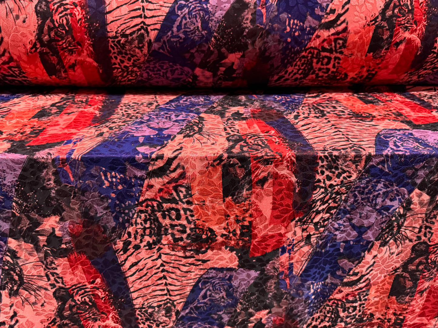 Stretch spandex jersey jacquard fabric, per metre - leopards print - pink & blue