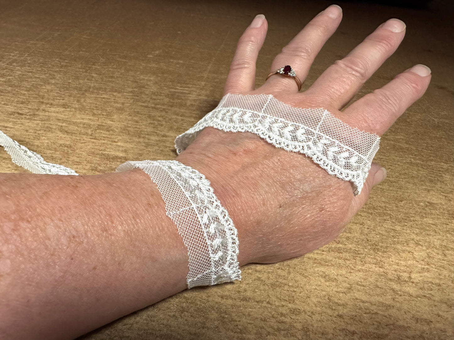 Scalloped lace edging trim fabric, per metre - ivory