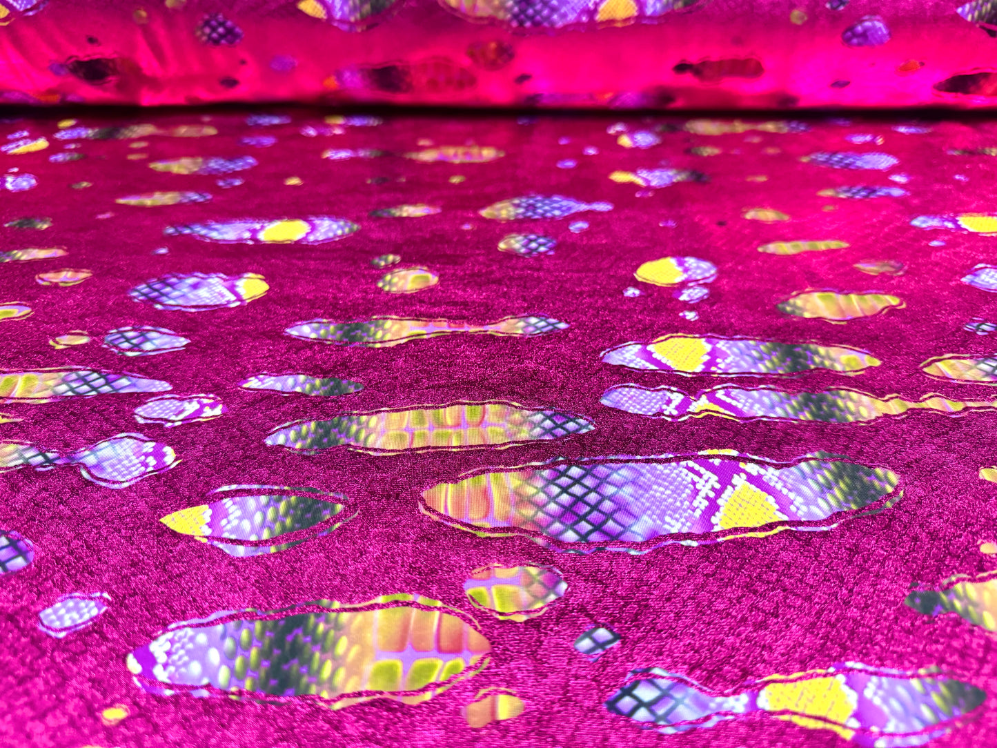 Metallic lamé stretch spandex jersey fabric, per metre - distressed snakeskin print - cerise pink