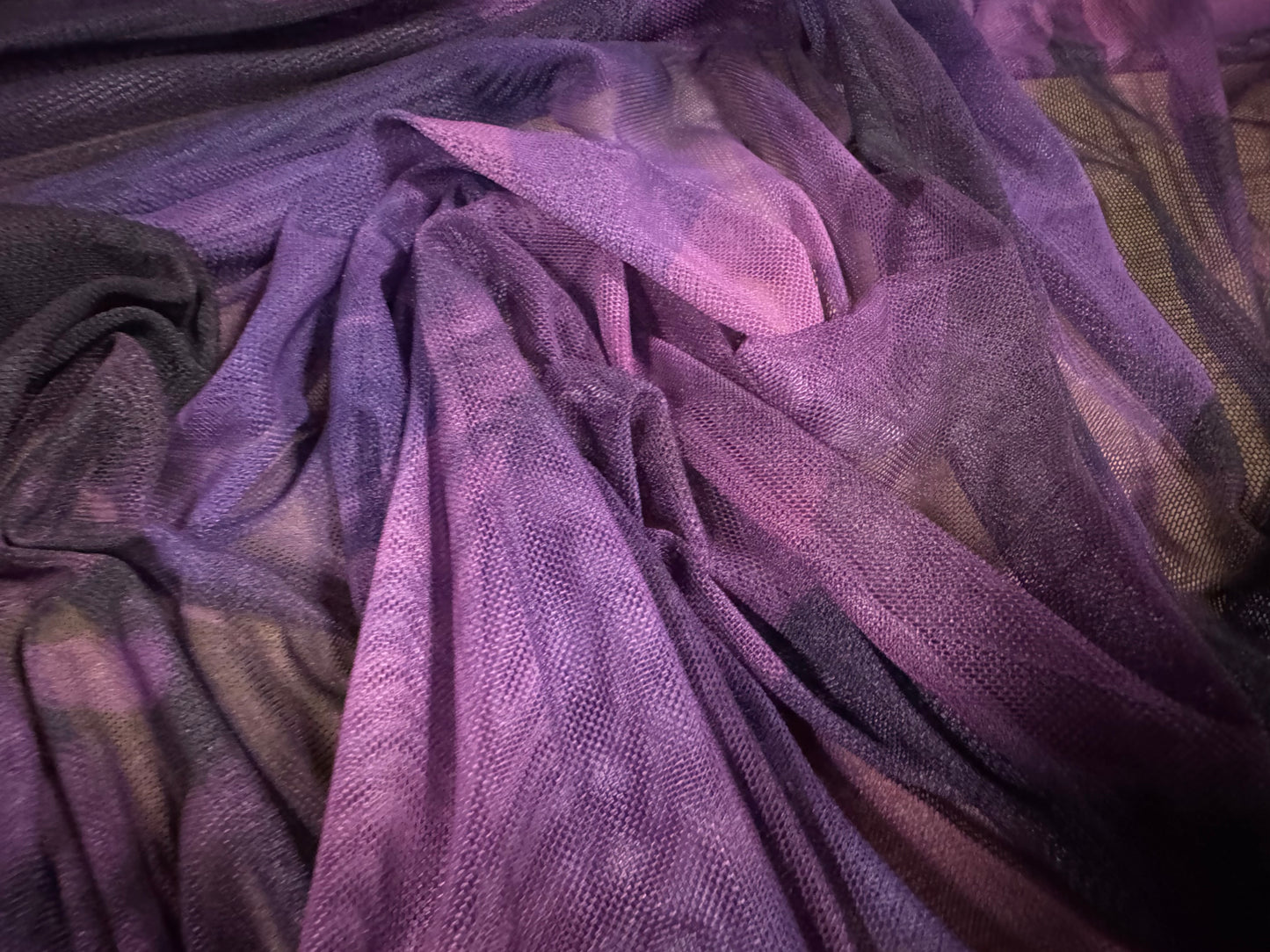 Power mesh net stretch spandex fabric, per metre - stylised flower print - purple & lilac