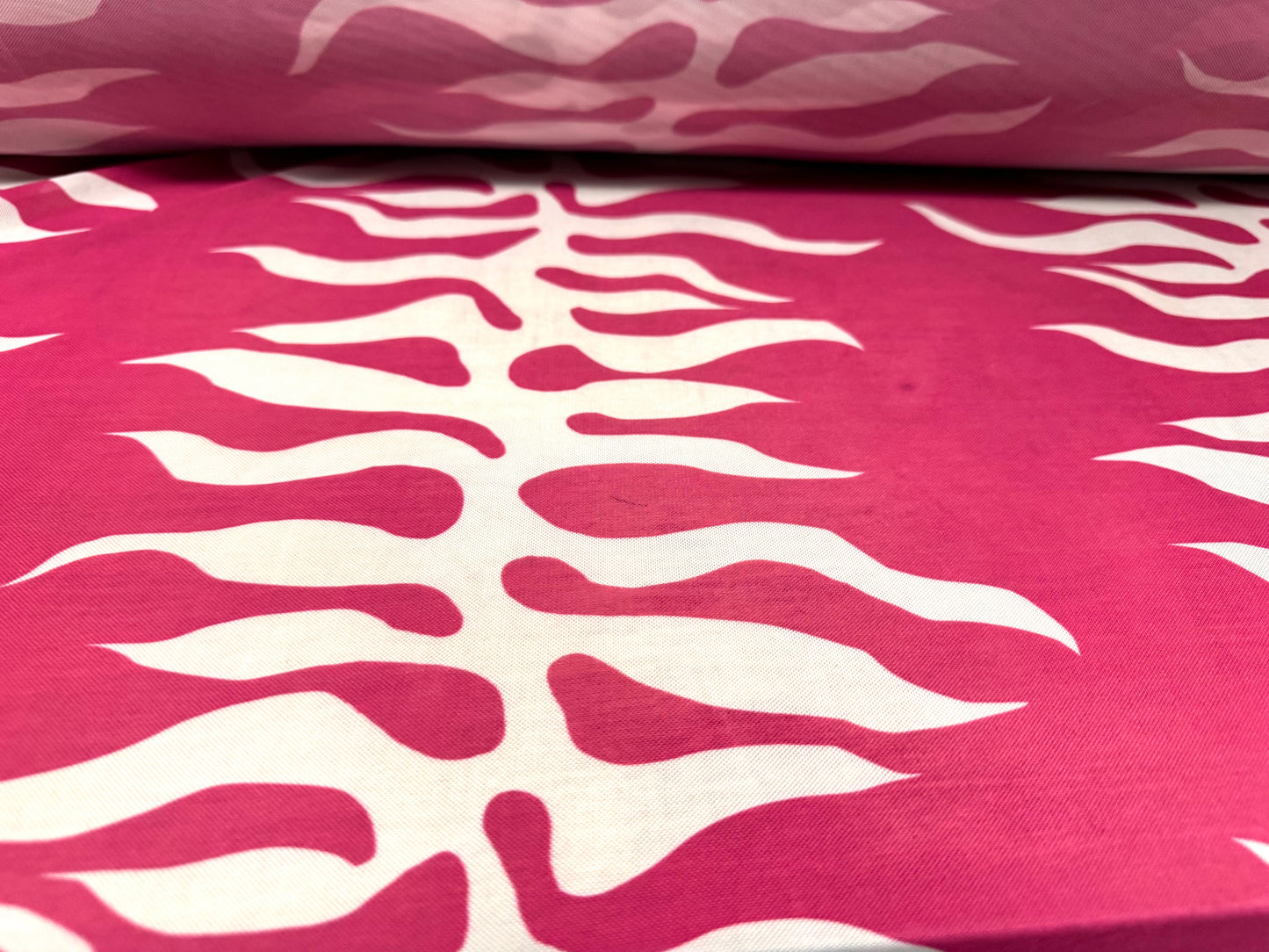Power mesh net stretch spandex fabric, per metre - flame tattoo print - pink