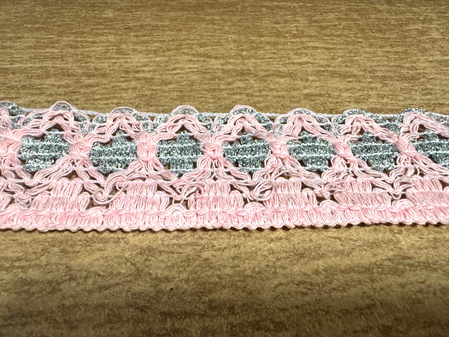 Metallic crochet lace edging trim fabric with scallop, per metre - pink with silver lurex