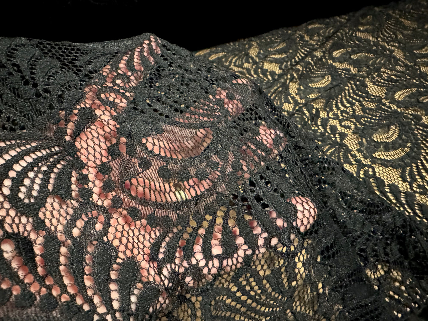 Stretch spandex lace dress fabric with scalloped selvedge, per metre - paisley - black