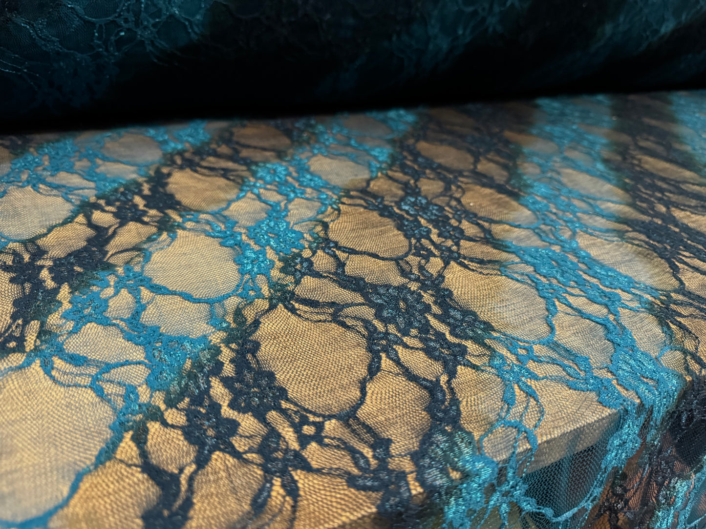 Stretch spandex mesh lace fabric, per metre - diagonal smudge stripe print - kingfisher