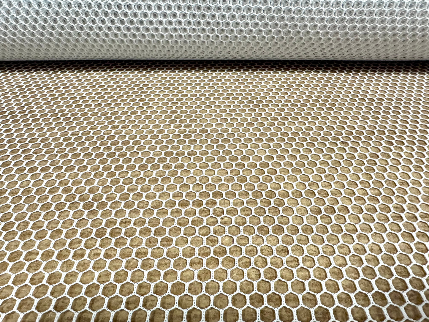 Fishnet mesh net fabric, per metre - hexagonal - white