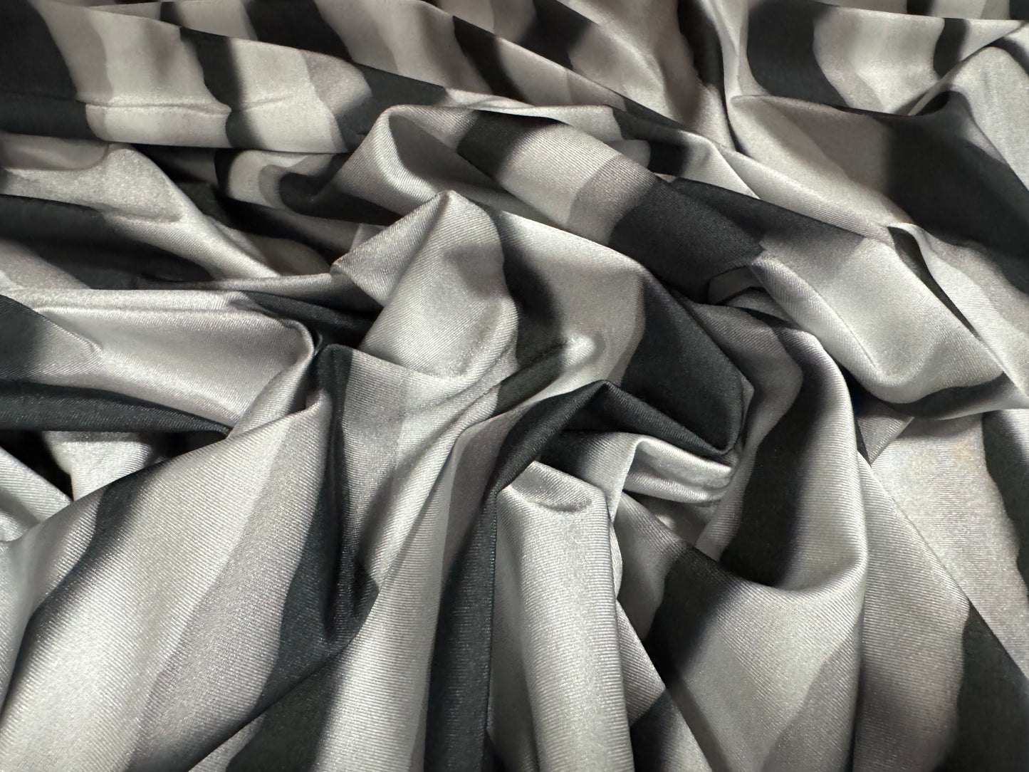 Yoga stretch spandex jersey fabric, per metre - smudge stripes print - grey