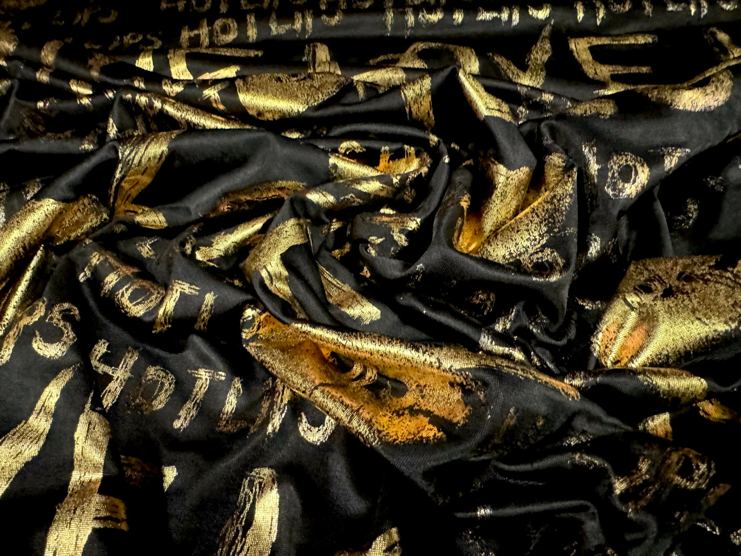 Metallic stretch spandex jersey fabric, per metre - Hot Lips lamé foil print - black & gold