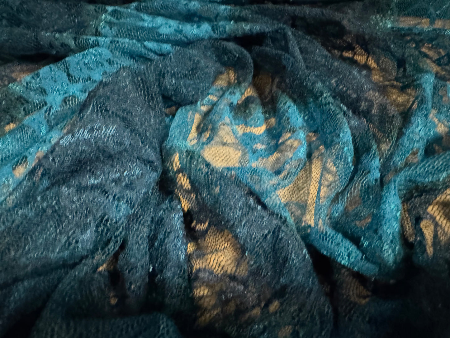 Stretch spandex mesh lace fabric, per metre - diagonal smudge stripe print - kingfisher