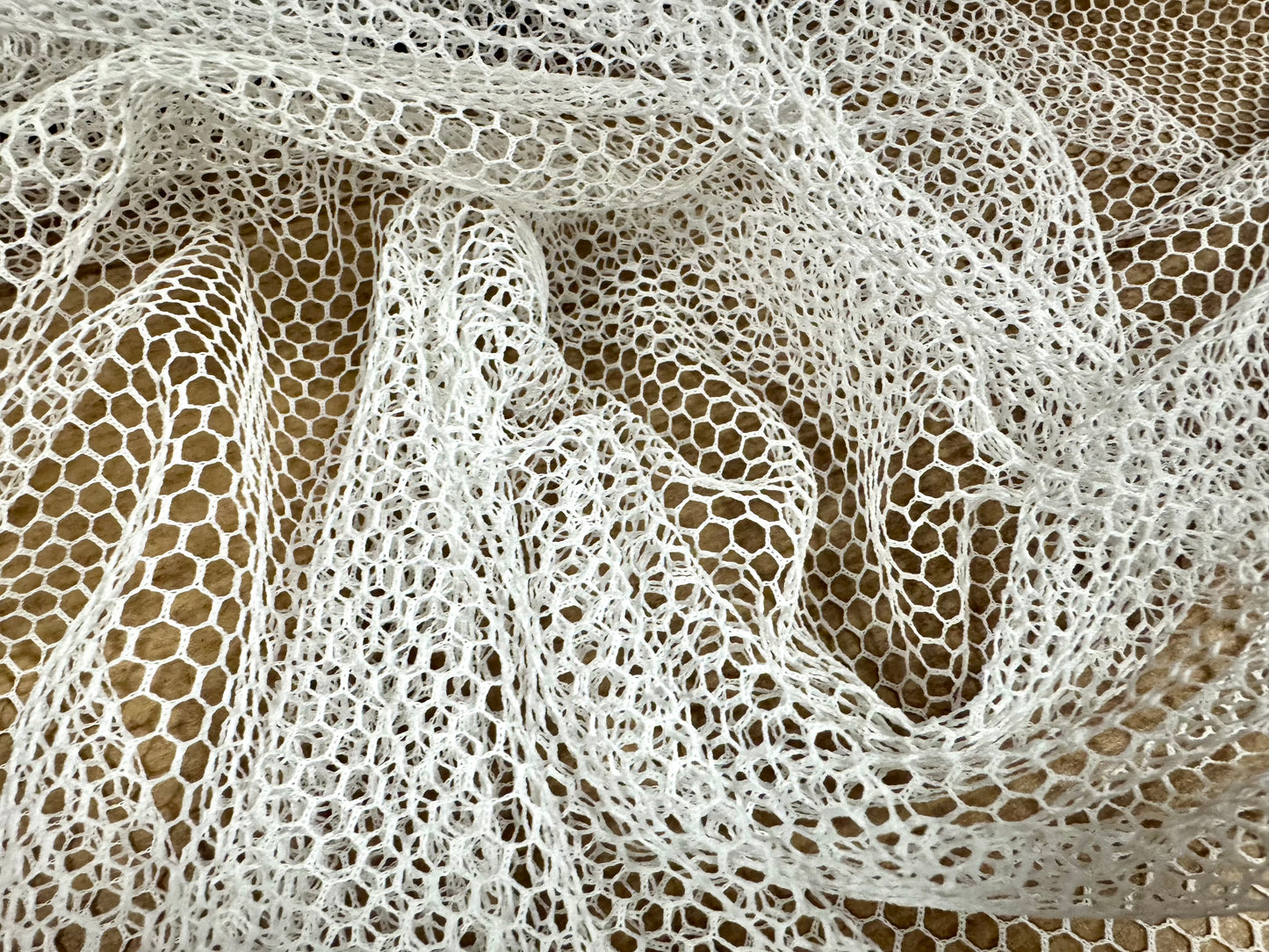 Fishnet mesh net fabric, per metre - hexagonal - white