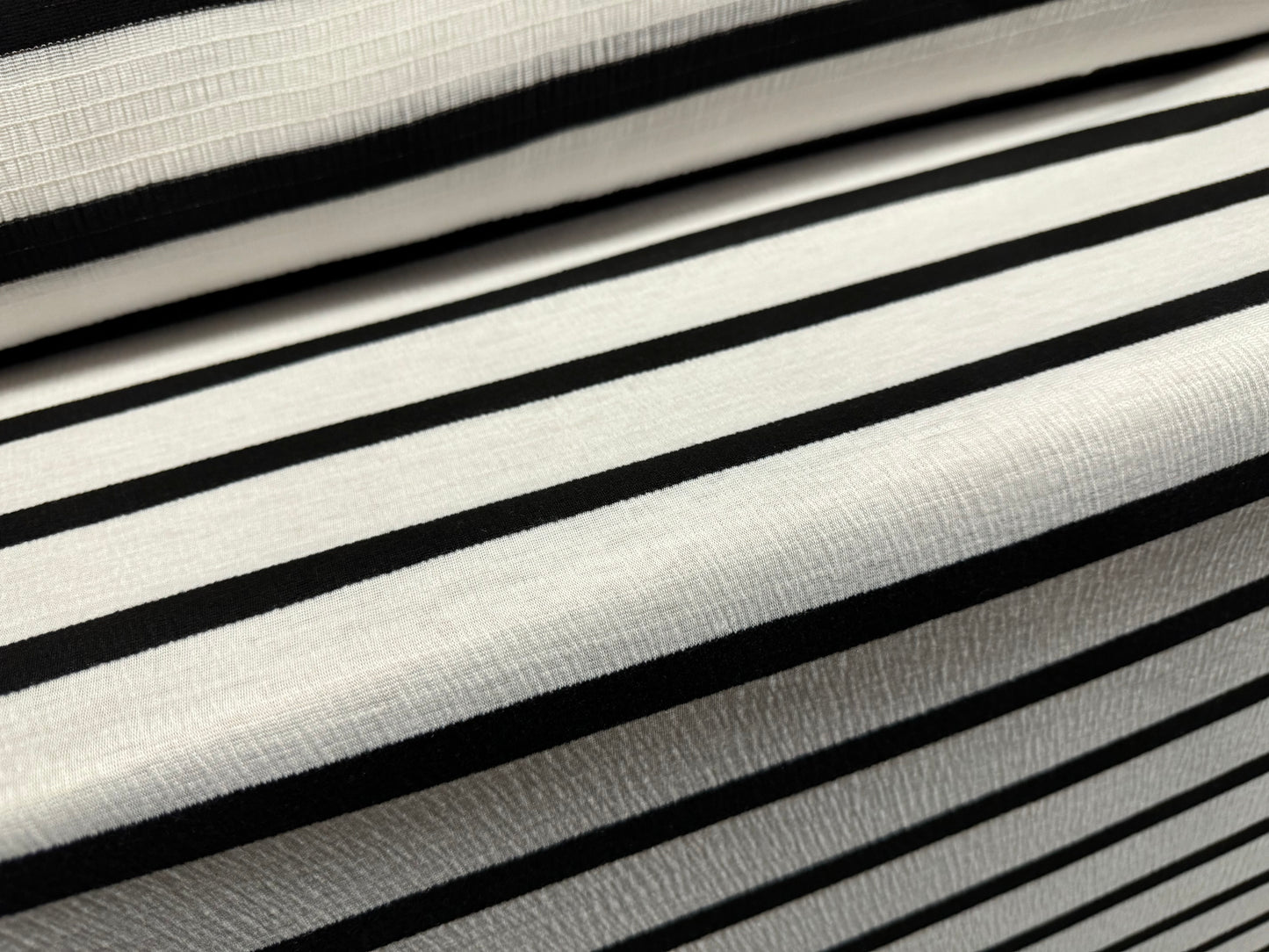 Stretch crinkle jersey fashion fabric, per metre - stripe - white & black
