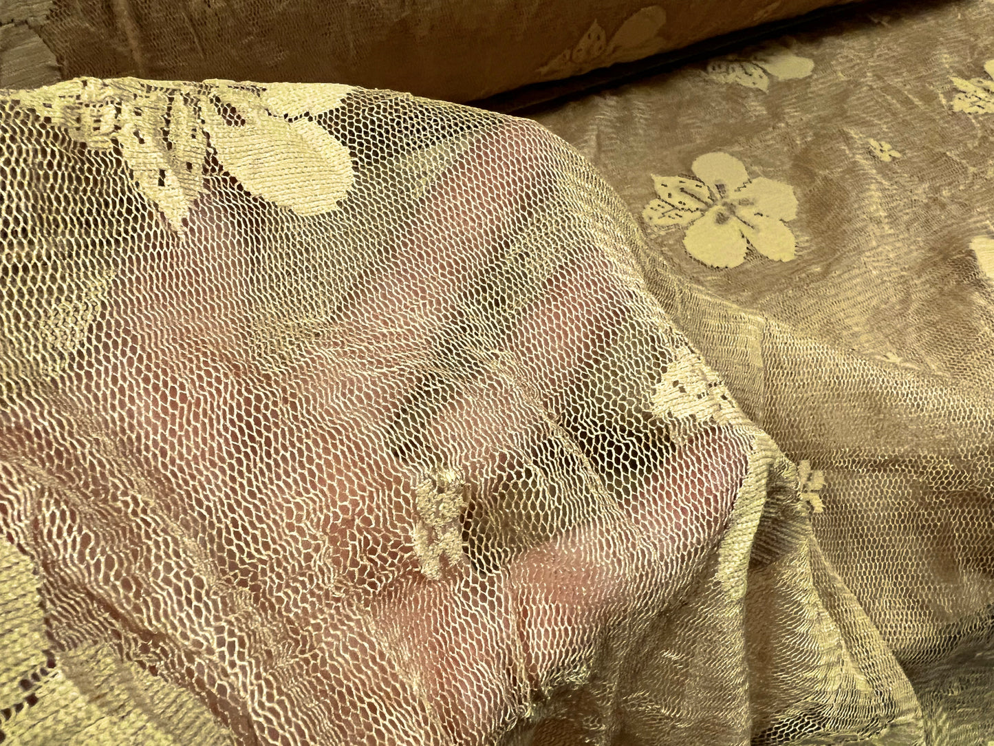 Sheer mesh lace fabric with scalloped selvedge, per metre - large flower design - old gold