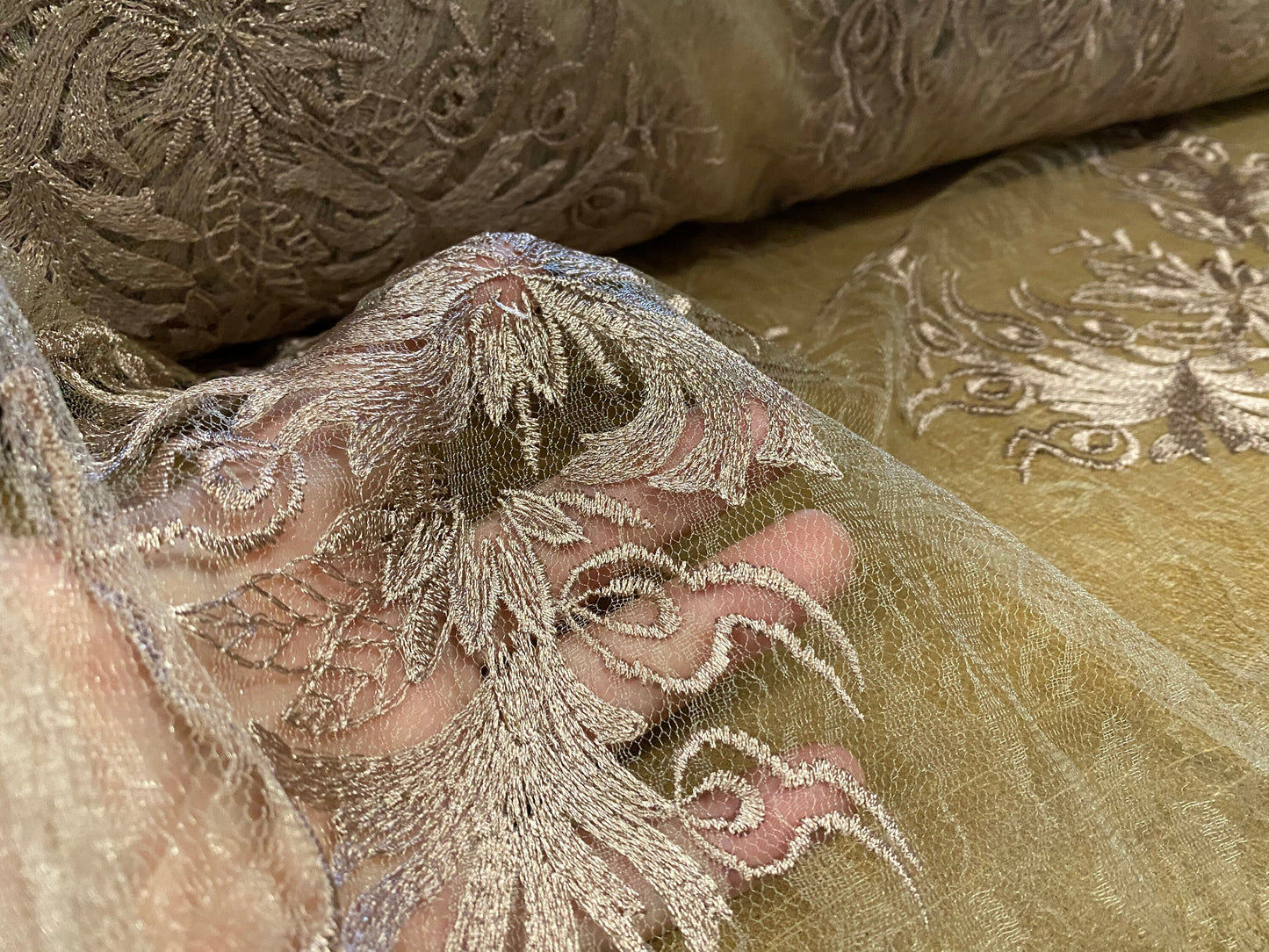Embroidered chemical lace fabric, per metre - nude floral design