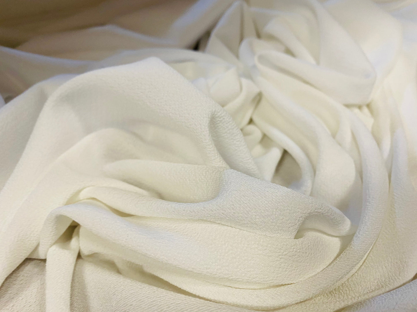 Bubble crepe woven dress fabric with comfort stretch - white