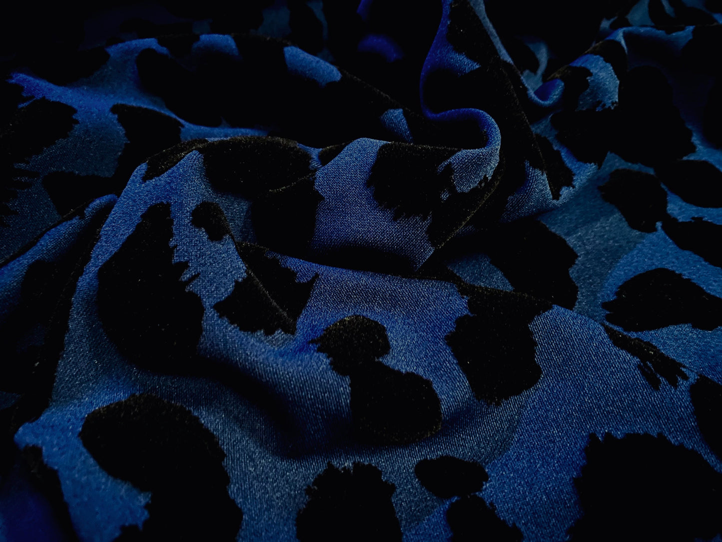 Scuba neoprene style double jersey stretch fabric, per metre - Leopardskin flock print - navy