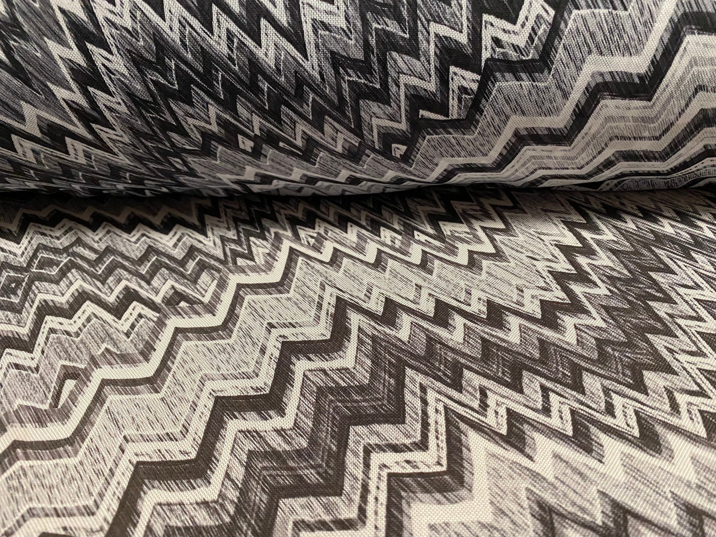 Power mesh net stretch spandex fabric, per metre - crazy zig zag print - monochrome