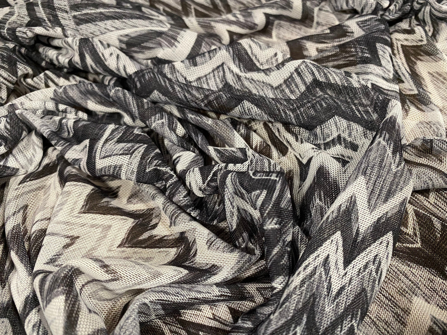 Power mesh net stretch spandex fabric, per metre - crazy zig zag print - monochrome
