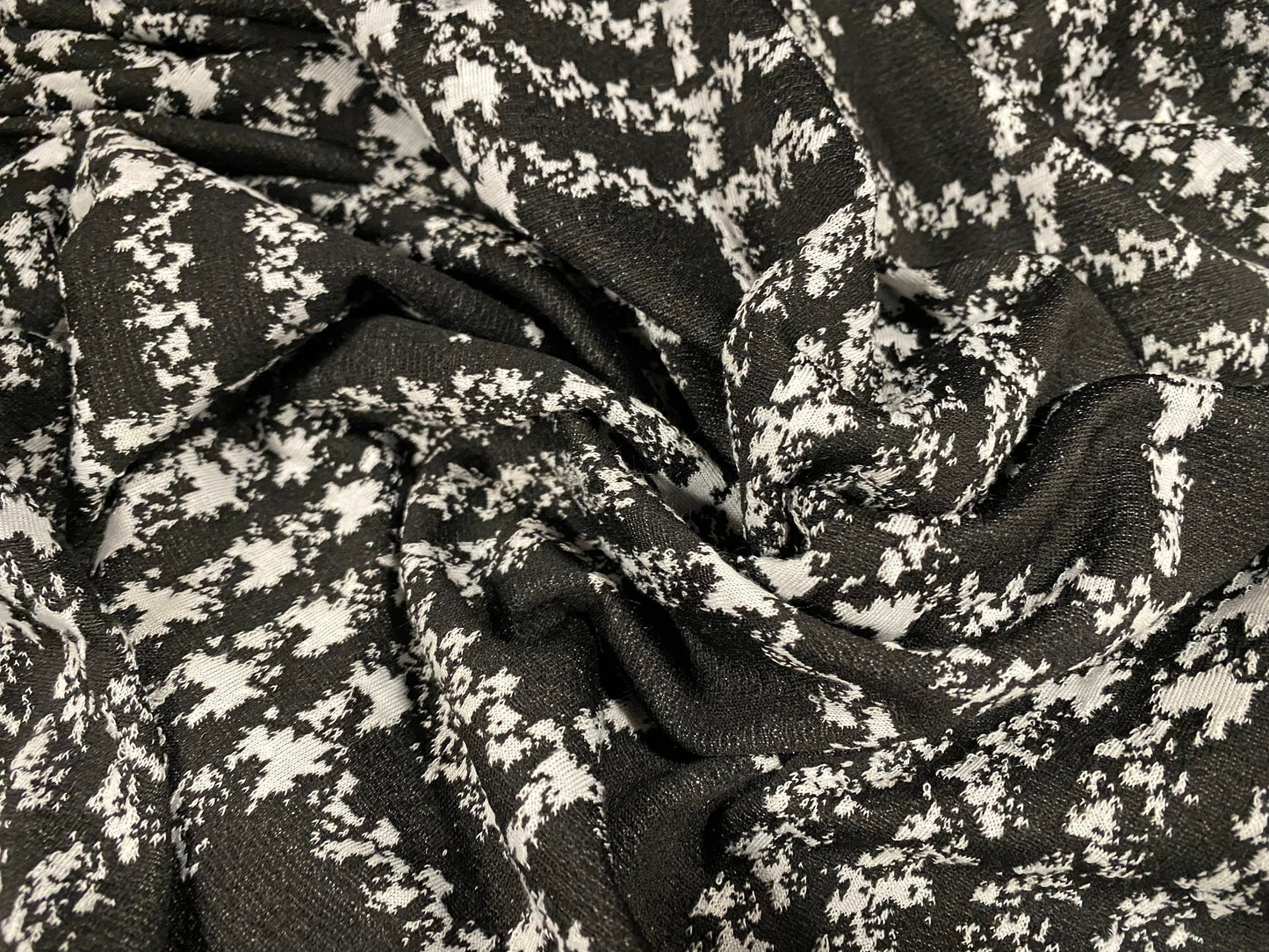 Textured jacquard double jersey knit spandex dress fabric, per metre - distressed houndstooth check