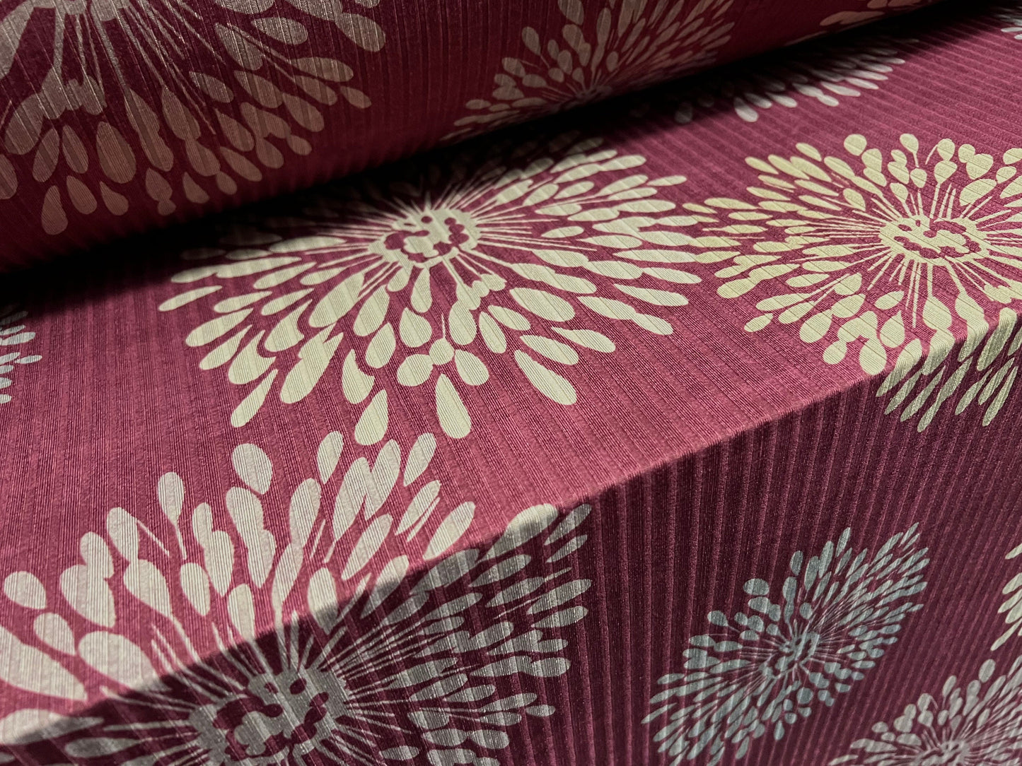 Spandex rib stretch jersey fabric, per metre - Flower burst print - mottled wine
