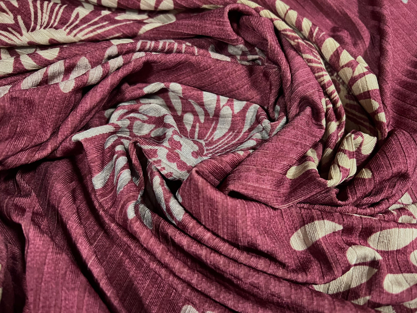 Spandex rib stretch jersey fabric, per metre - Flower burst print - mottled wine
