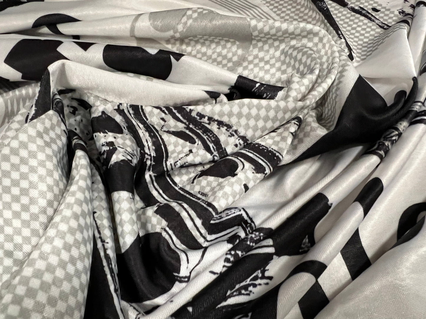 Disco shimmer stretch jersey fabric, per metre - retro Dolce Vita 60s print - white