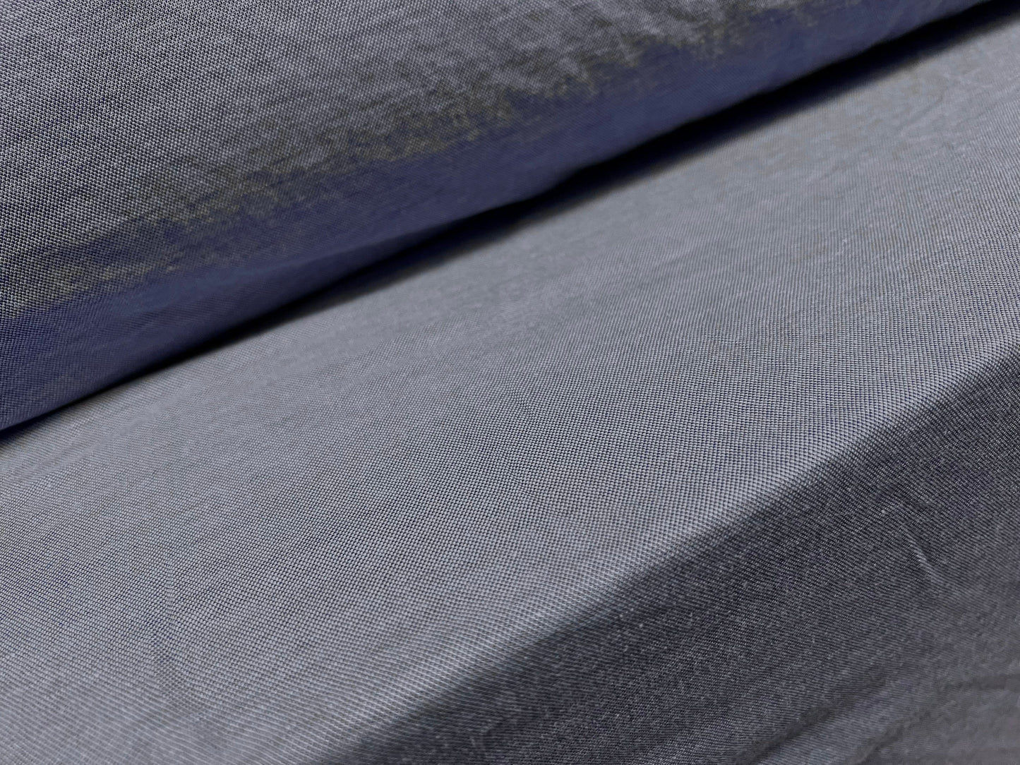 Chambray style woven dress fabric, -er metre - plain - blue