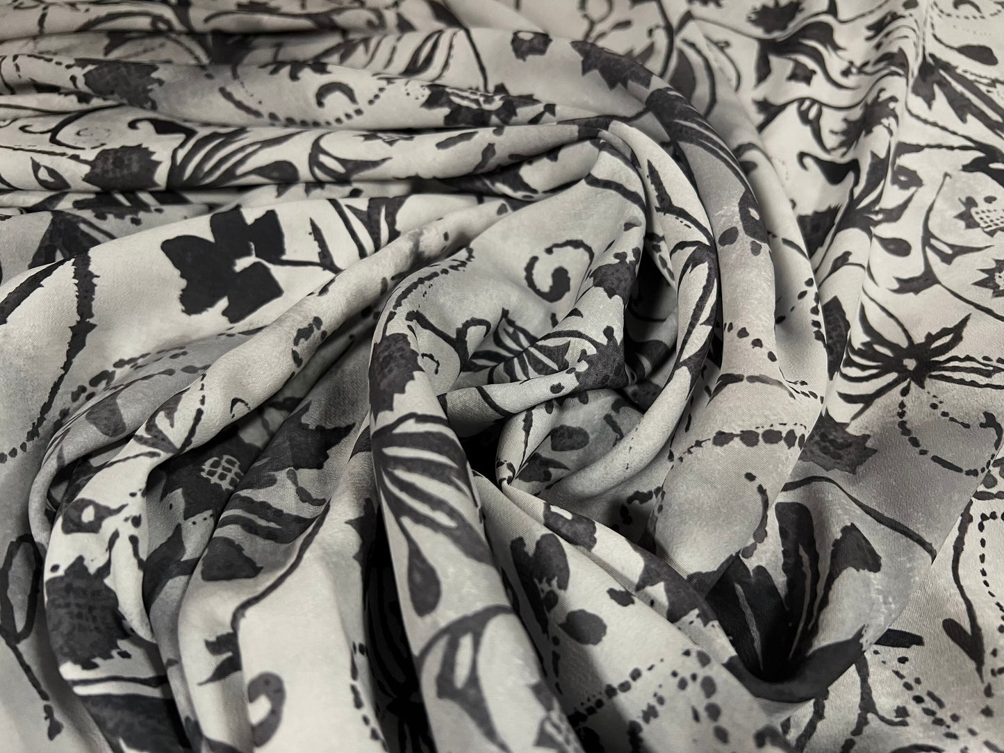Printed georgette dress blouse fabric, per metre - flower print - grey