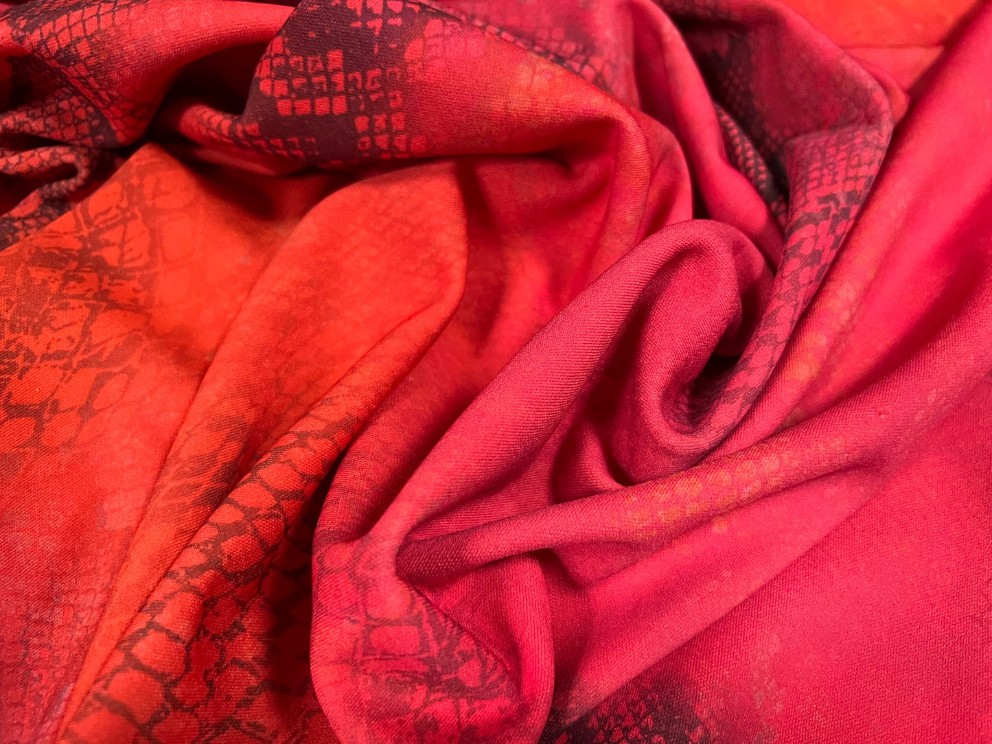 Scuba crepe stretch spandex jersey fashion fabric, per metre - distressed snakeskin print - pink & Orange ombré