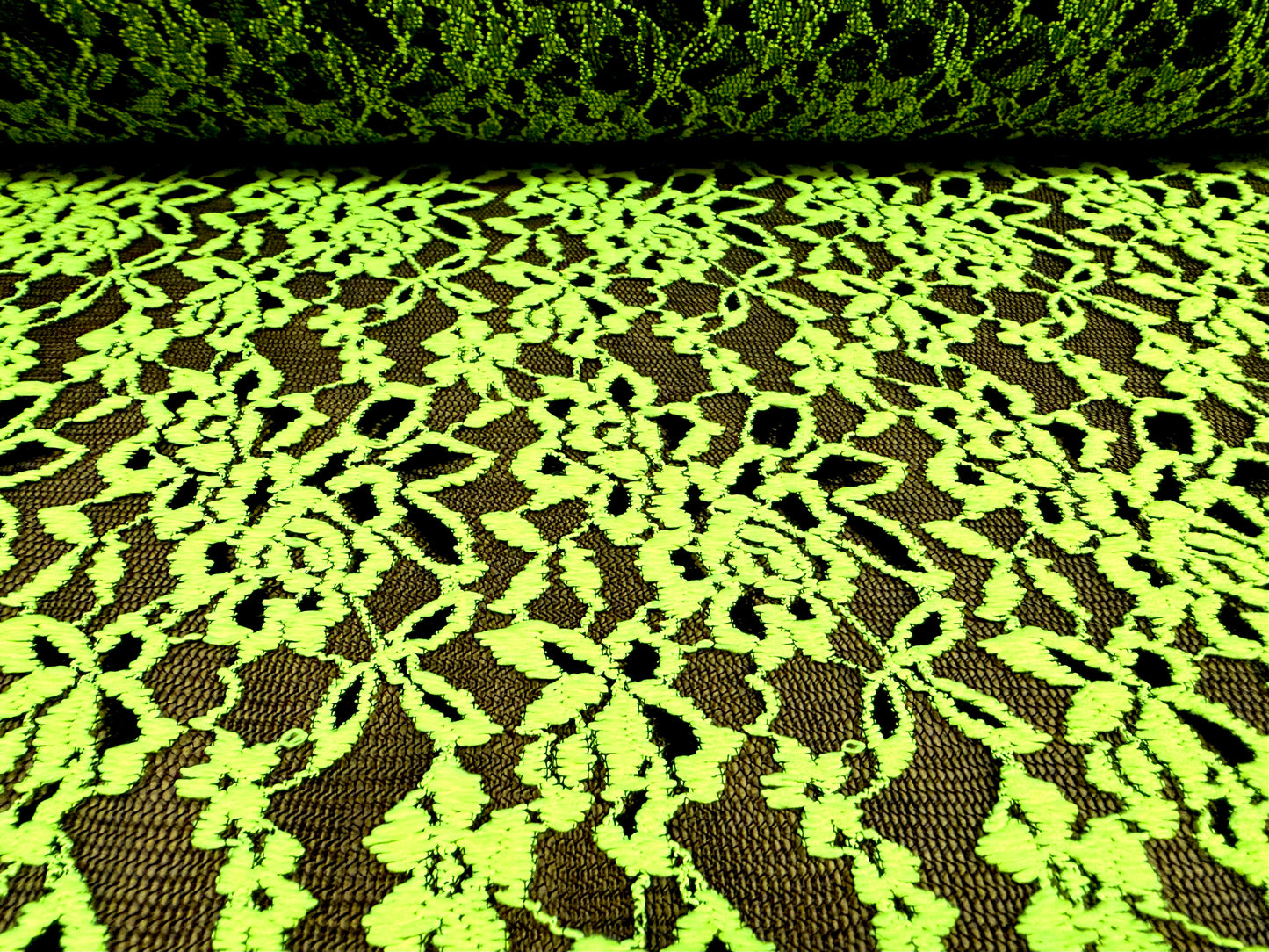 Embroidered stretch lace fabric with scalloped selvedge, per metre - floral - lime