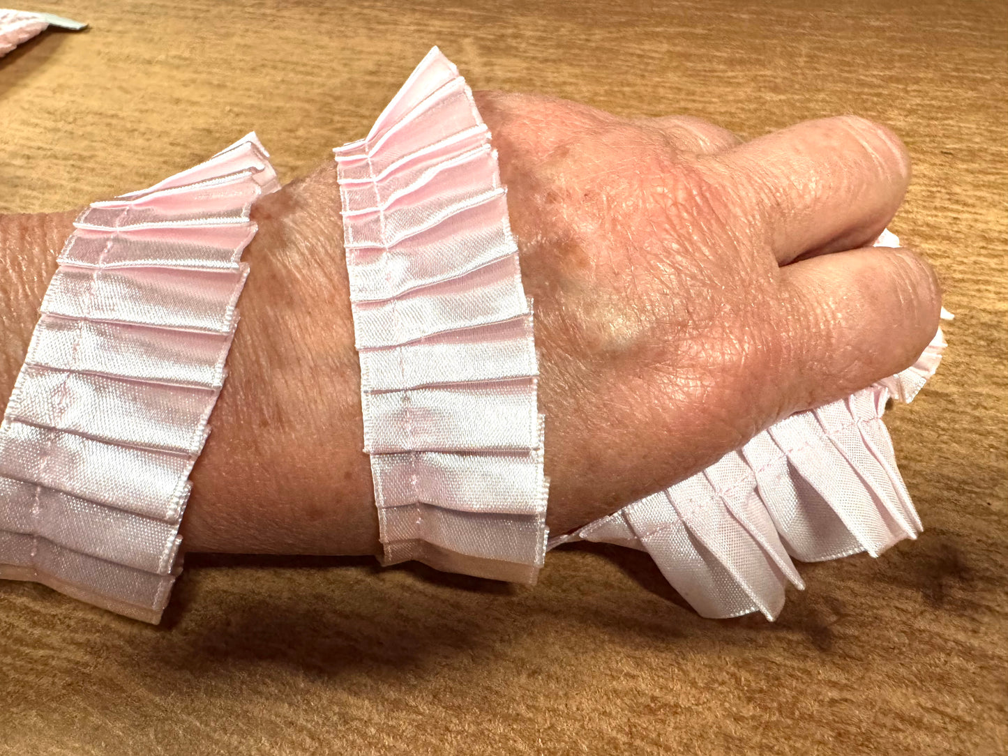 Concertina satin edging trim fabric, per metre - pink