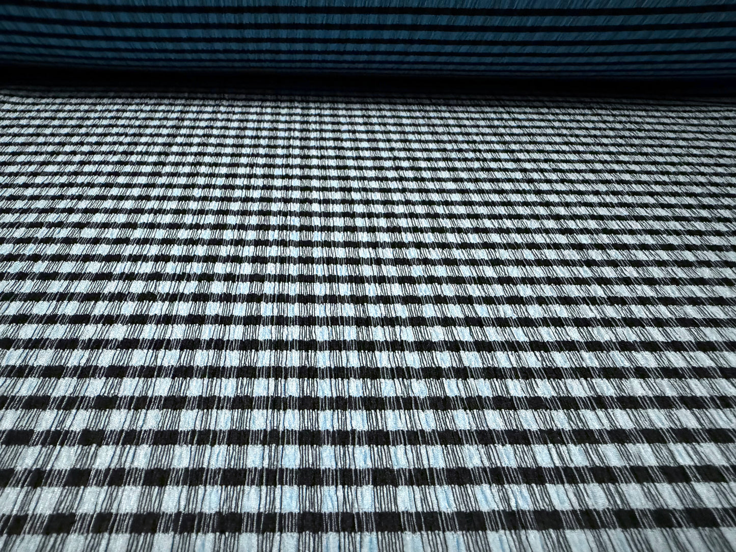 Stretch seersucker woven fashion fabric, per metre - gingham - powder blue