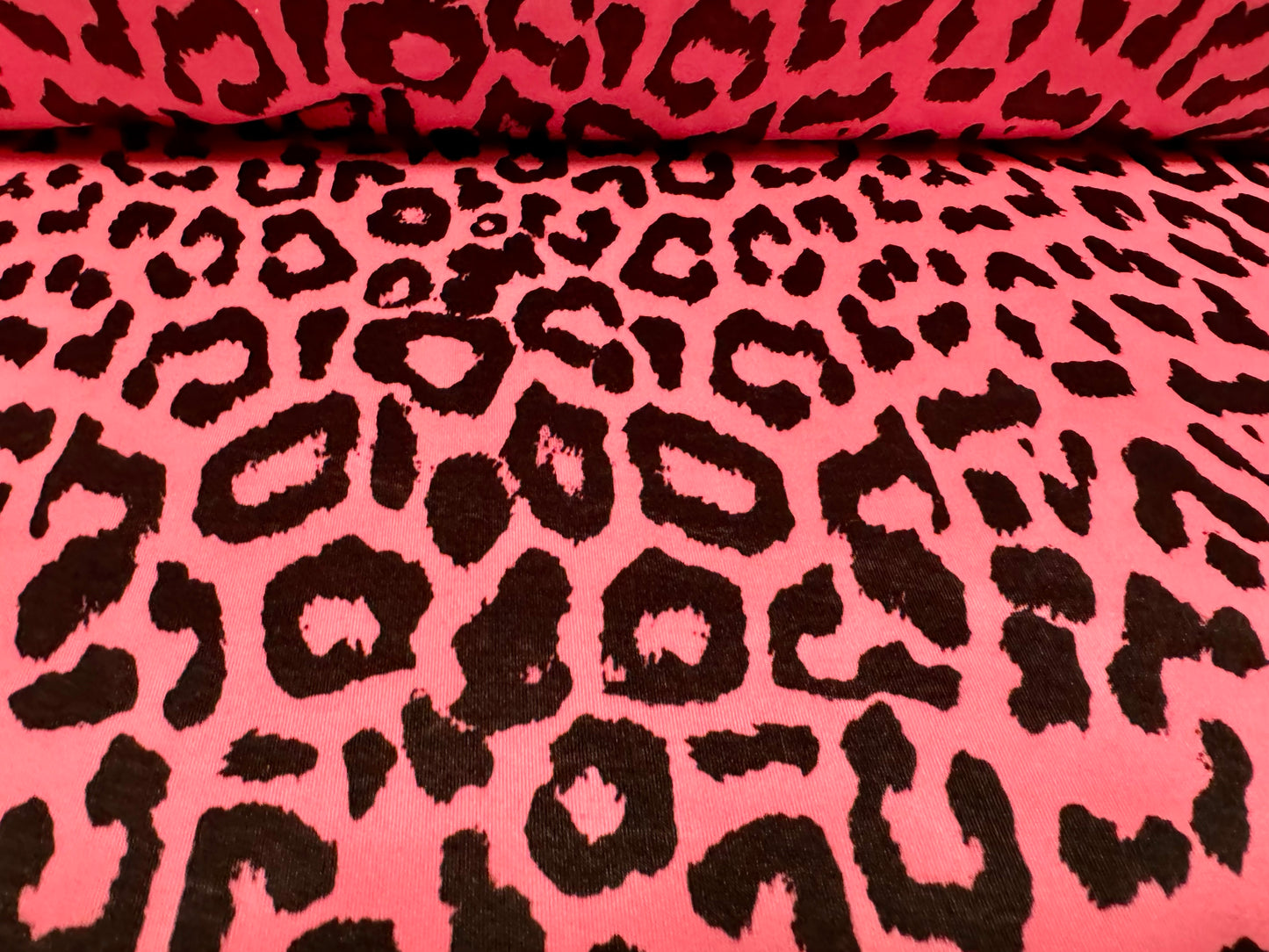 Ciré p.u. coated stretch single jersey fabric, per metre - cheetah animal print - hot pink