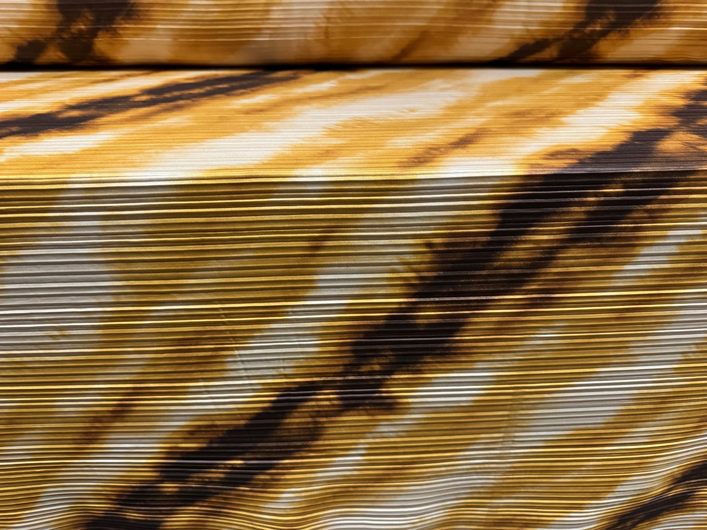 Stretch plissé pleated dress fabric, per metre - diagonal ombré print - gold & cream