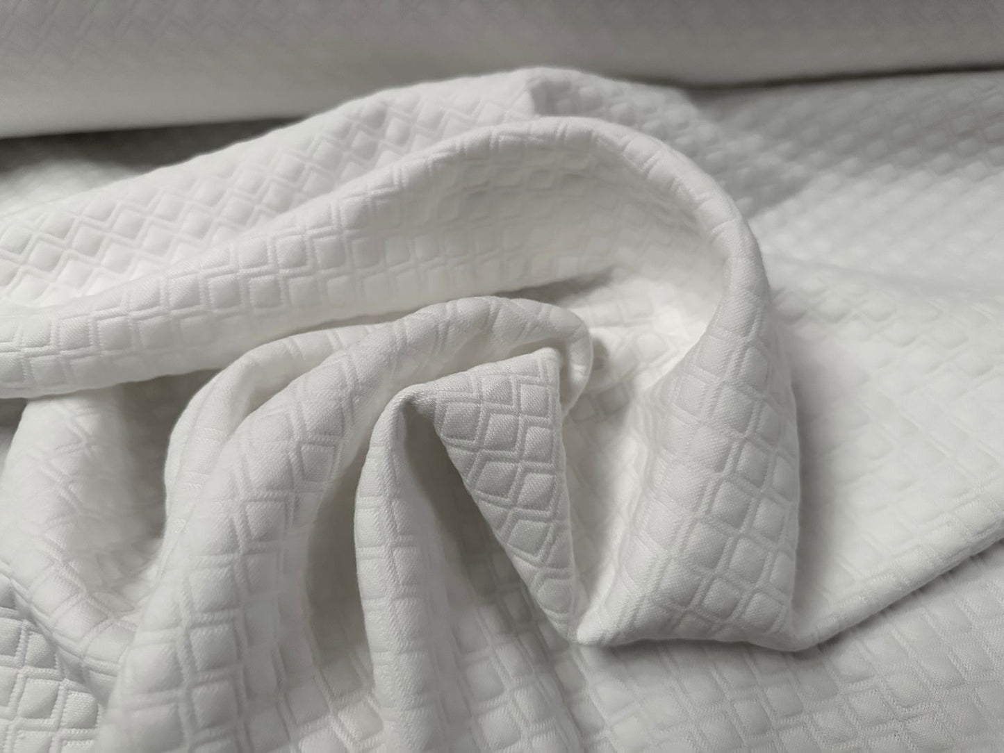 Mock diamond quilted double jersey stretch fabric, per metre - plain - white