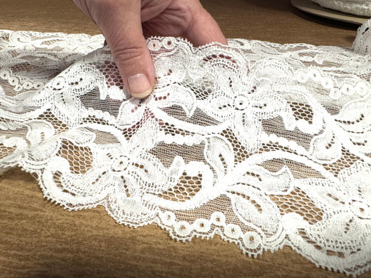 Scalloped stretch lace edging trim fabric, per metre - floral design - ivory