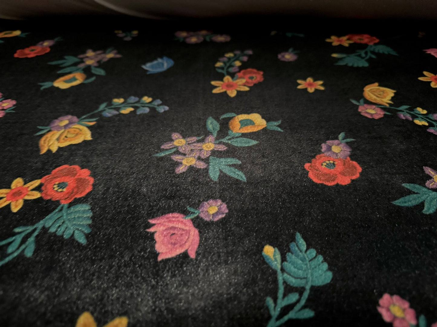 Spandex velvet stretch dress fabric, per mere - pretty flowers print - black