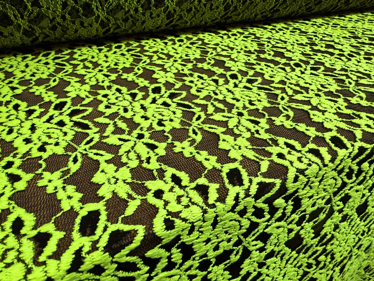 Embroidered stretch lace fabric with scalloped selvedge, per metre - floral - lime