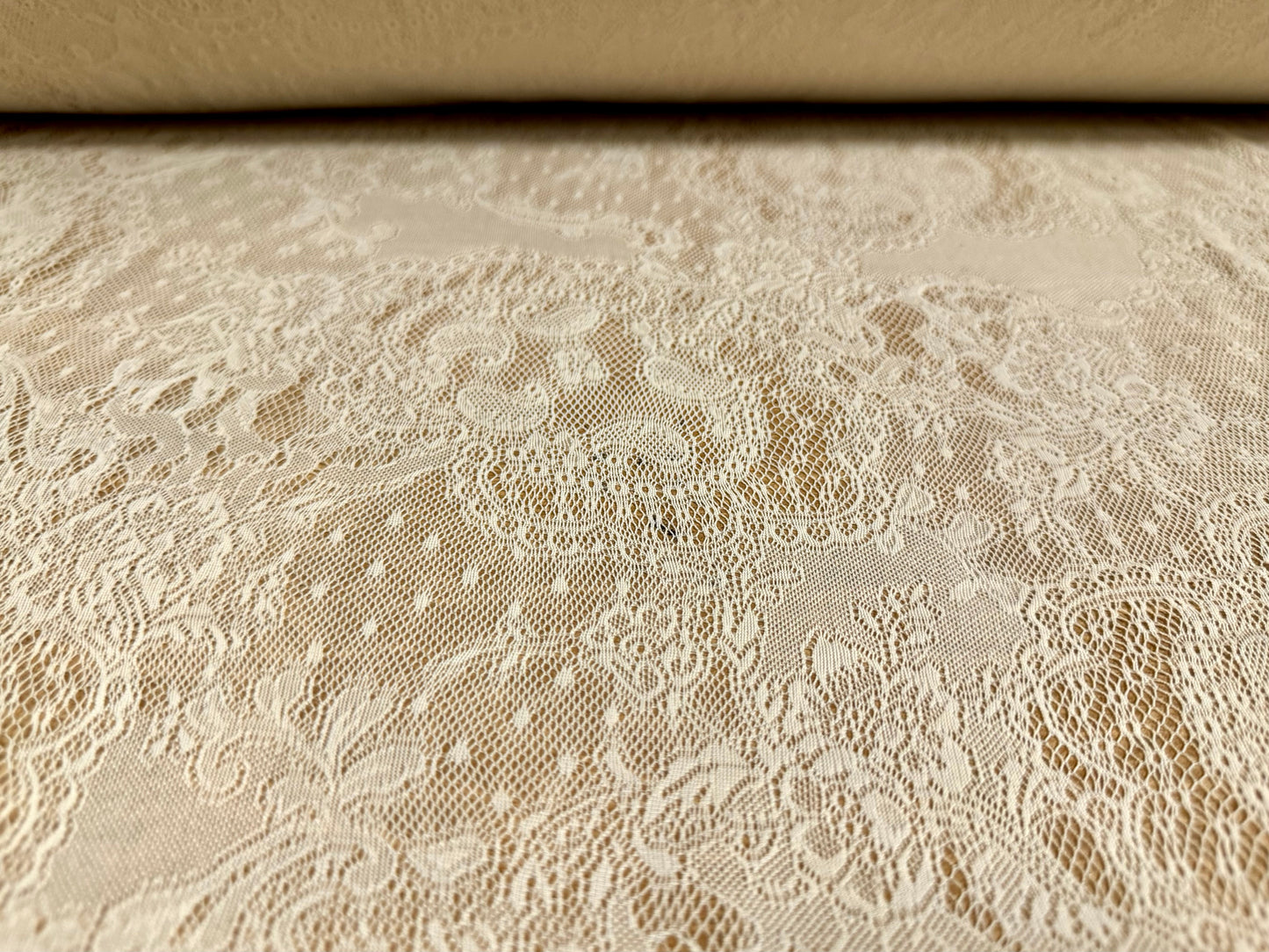 Fine lace fabric with spandex, per metre - paisley design - cream