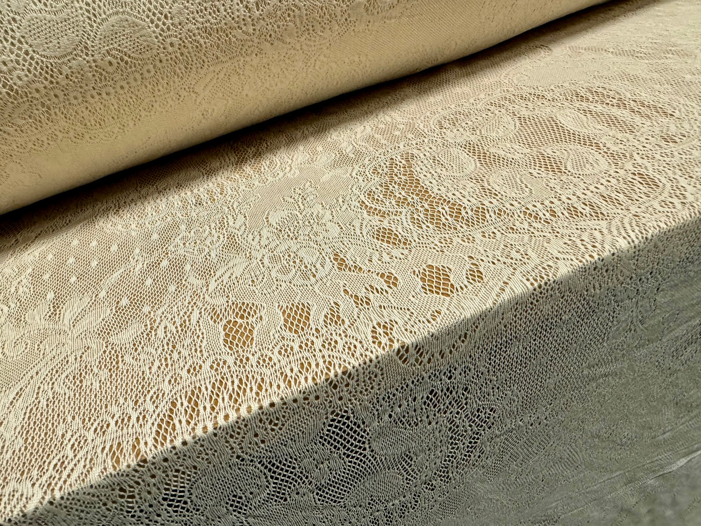 Fine lace fabric with spandex, per metre - paisley design - cream