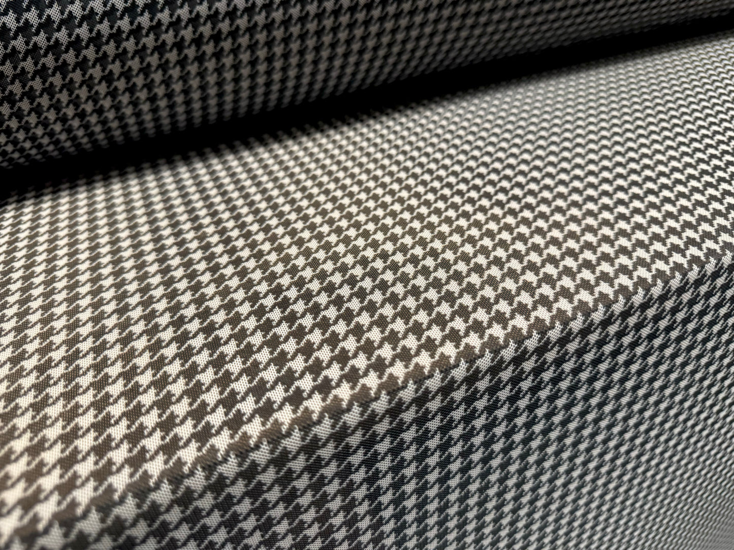 Power mesh net stretch spandex fabric, per metre - dogtooth print - black & white