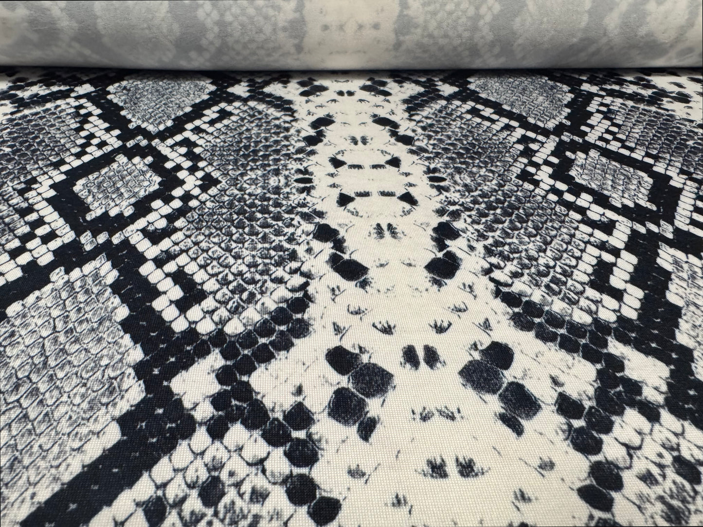 DTY stretch spandex single jersey fabric, per metre - snakeskin animal print - black & white
